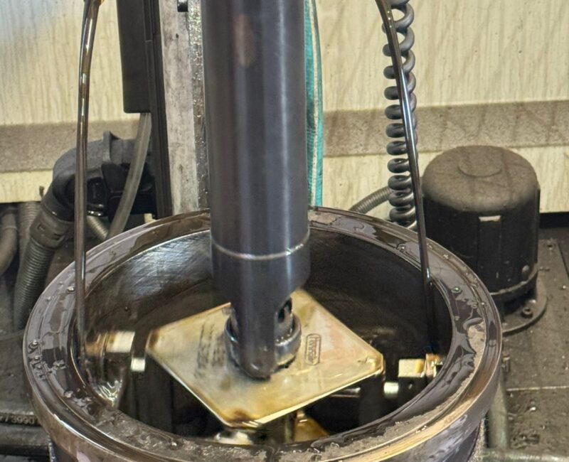 Precision honing of 4-stroke cylinder liner restoring OEM crosshatch pattern at KIMI