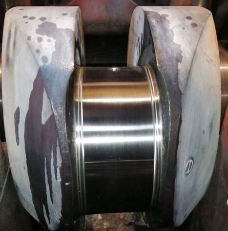Restored 4-stroke crankpin journal after in-situ grinding by KIMI technicians
