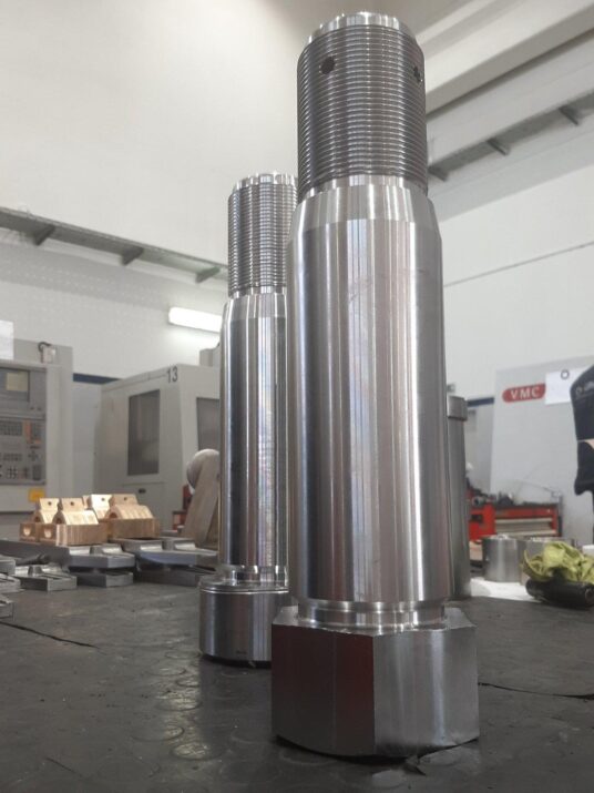 Reverse engineering and manufacturing of heavy-duty industrial bolts at KIMI facilities