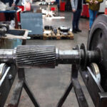 SHINKO RX1 turbine rotor shaft undergoing high-precision 3D scanning for reverse engineering and manufacturing.